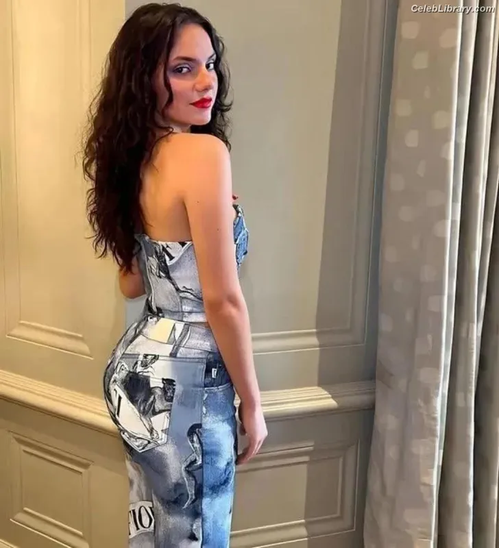 Dafne Keen photo 13 of 1056