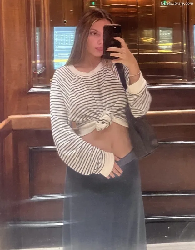 Dafne Keen photo 4 of 1056
