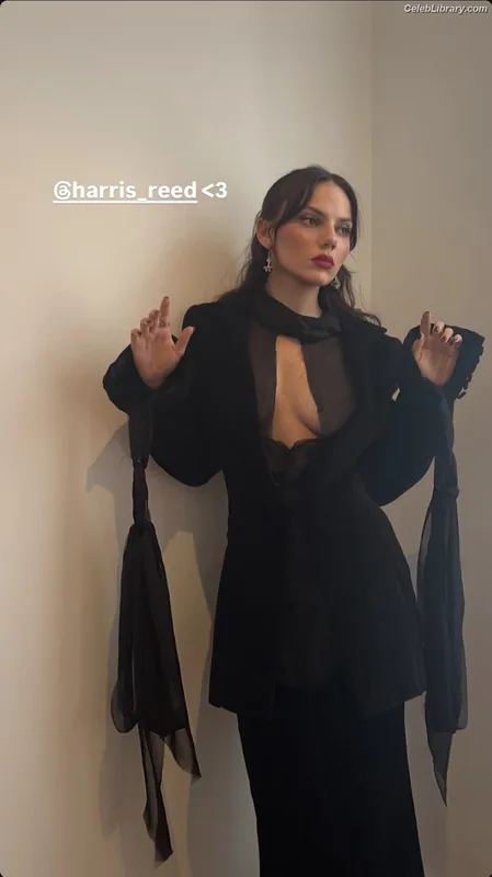 Dafne Keen photo 21 of 1056