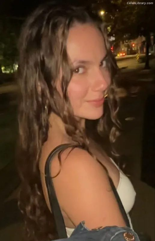 Dafne Keen photo 20 of 1056