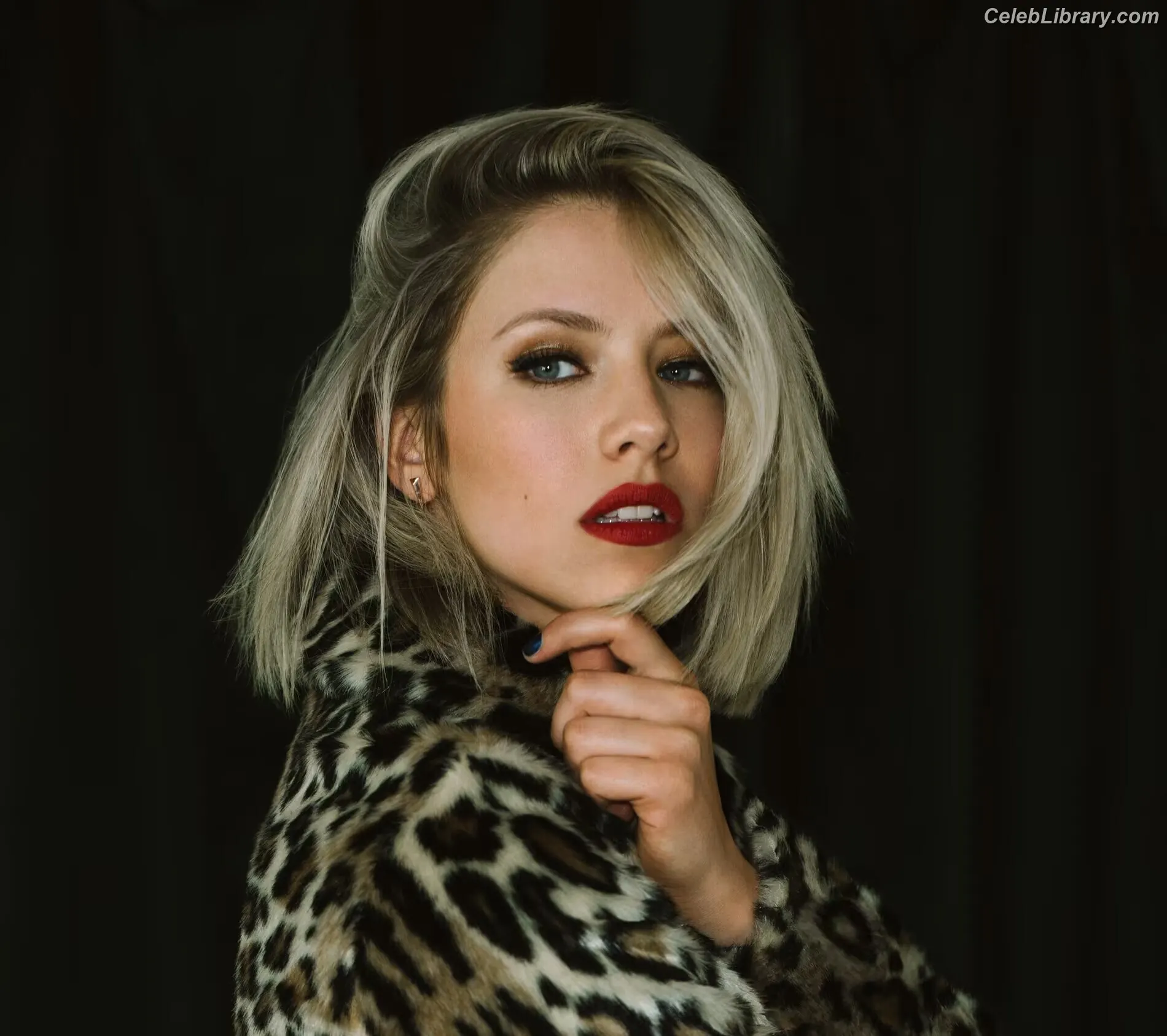 Dagny Norvoll Sandvik photo 6 of 197