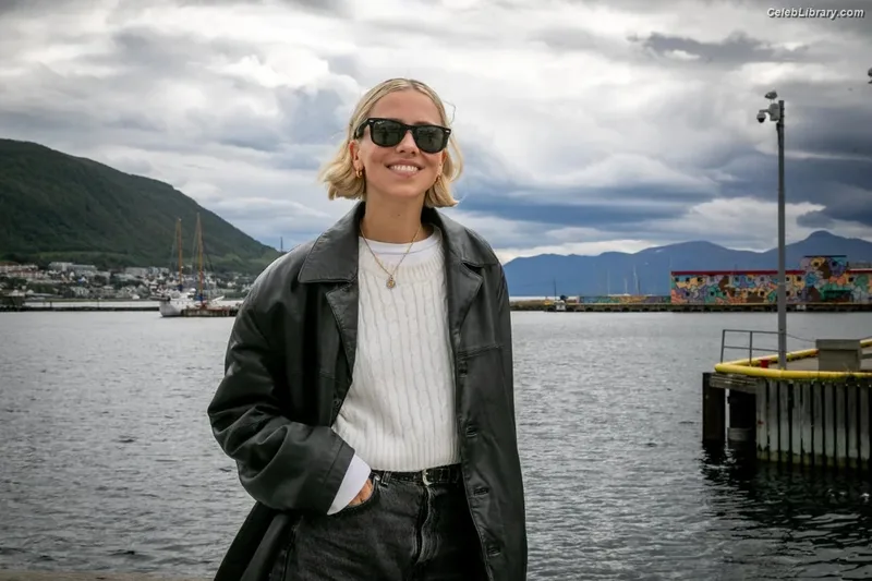 Dagny Norvoll Sandvik photo 22 of 198