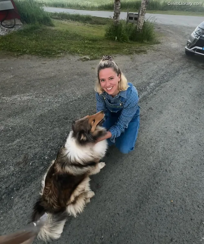 Dagny Norvoll Sandvik photo 23 of 198