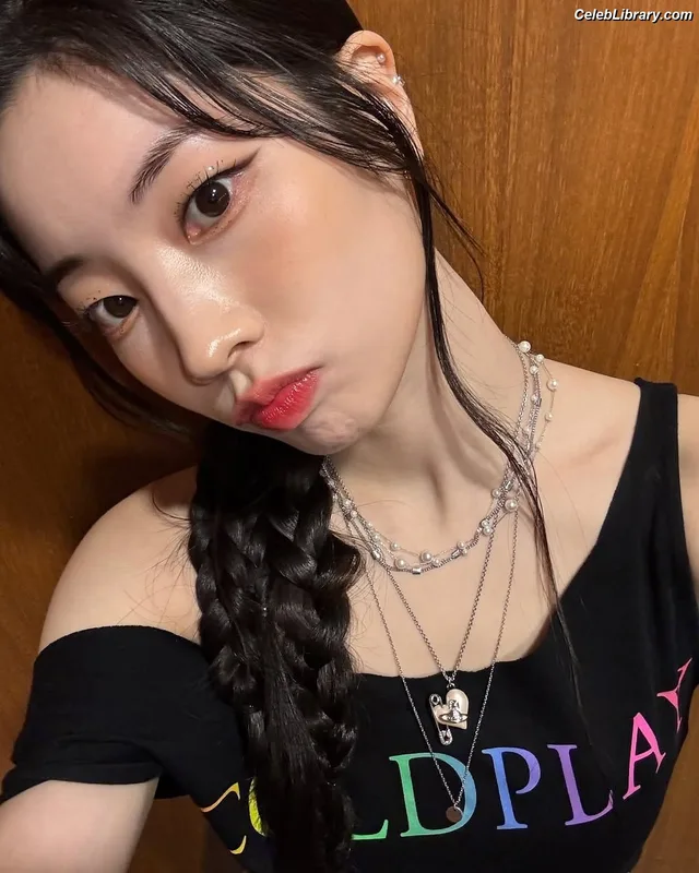 Dahyun (TWICE) photo 3 of 100