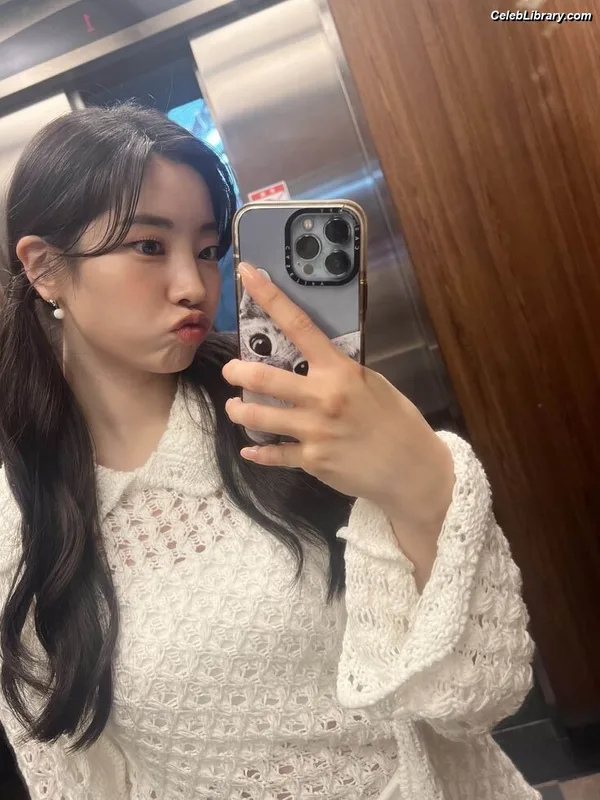Dahyun (TWICE) photo 11 of 100