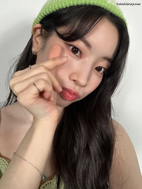 Dahyun (TWICE) photo 14 of 100