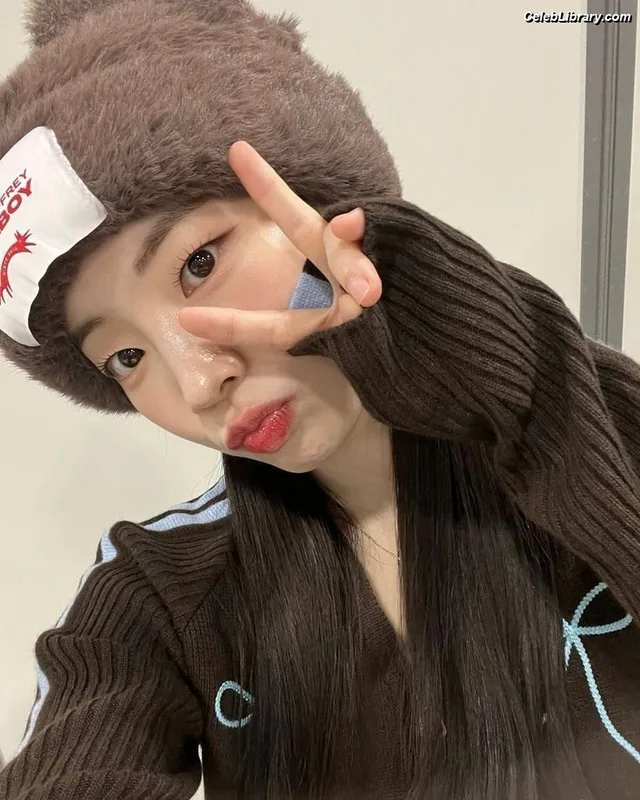 Dahyun (TWICE) photo 15 of 100