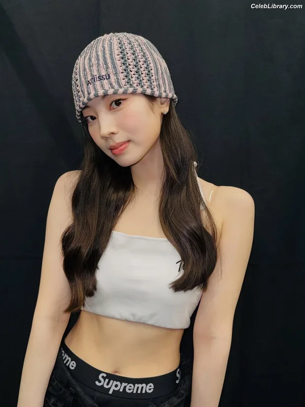 Dahyun (TWICE) photo 23 of 100