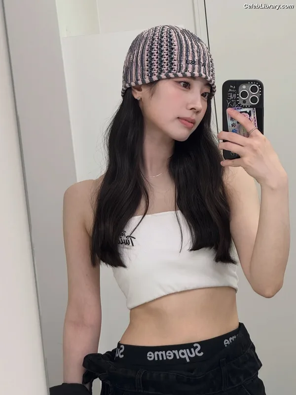 Dahyun (TWICE) photo 24 of 100