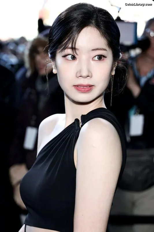 Dahyun (TWICE) photo 4 of 100