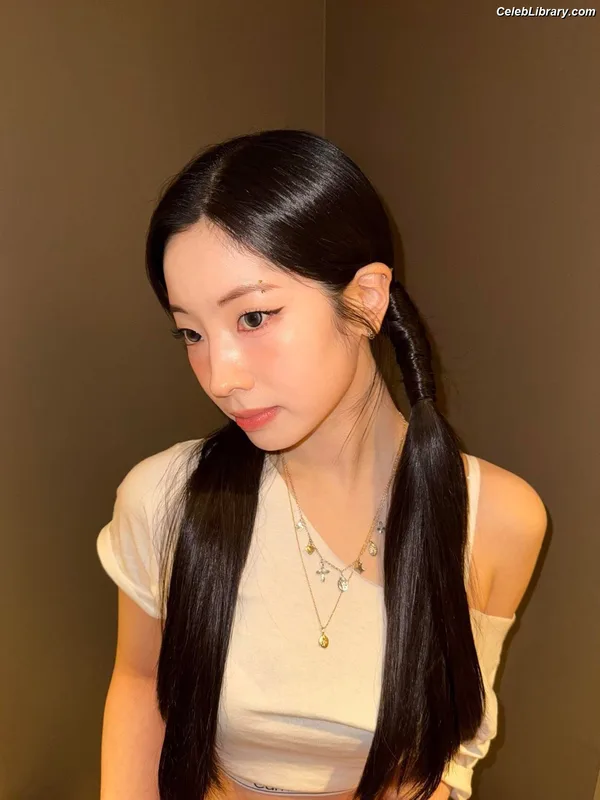 Dahyun (TWICE) photo 19 of 100