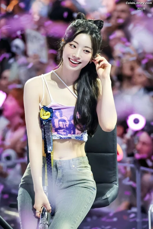 Dahyun (TWICE) photo 16 of 100