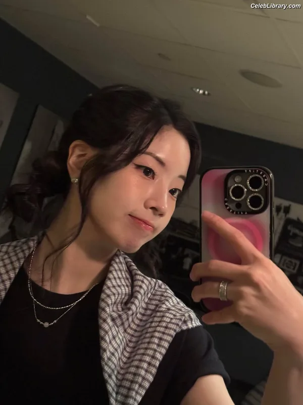 Dahyun (TWICE) photo 24 of 100