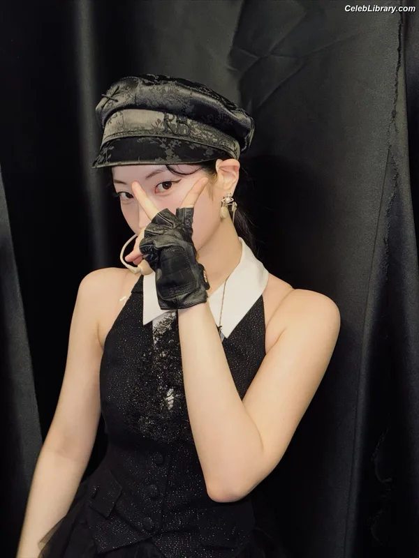 Dahyun (TWICE) photo 12 of 100