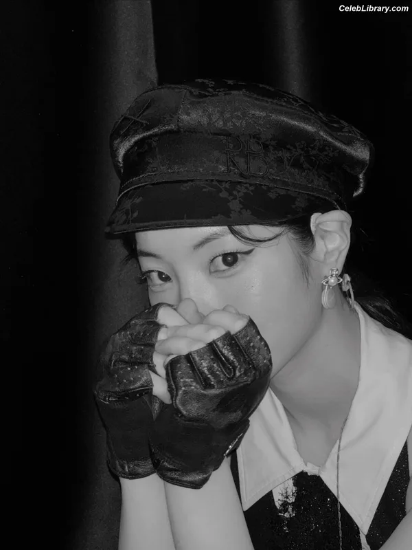 Dahyun (TWICE) photo 14 of 100