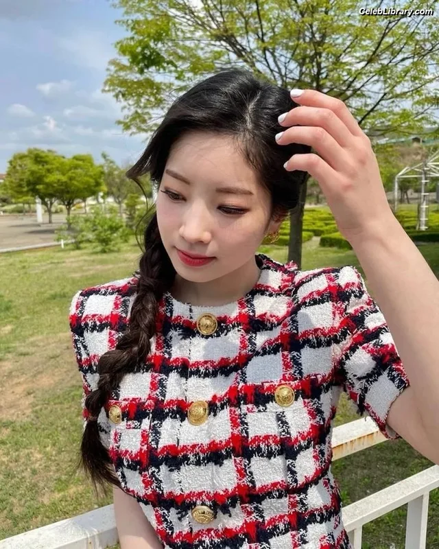Dahyun (TWICE) photo 18 of 100