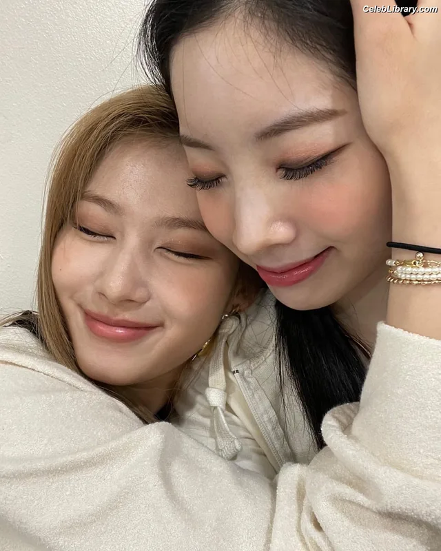 Dahyun (TWICE) photo 20 of 100