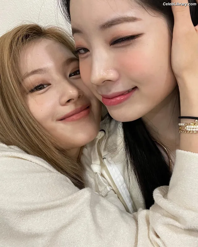 Dahyun (TWICE) photo 21 of 100