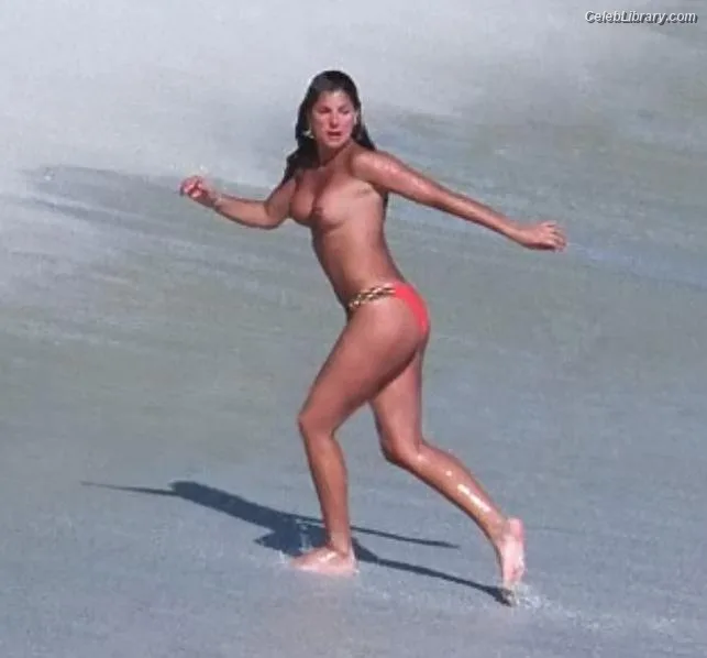 Daisy Fuentes photo 24 of 31