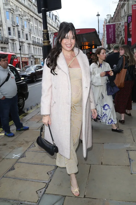 Daisy Lowe photo 19 of 47