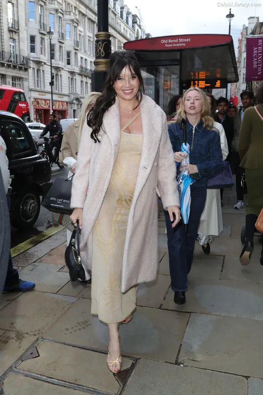 Daisy Lowe photo 22 of 47
