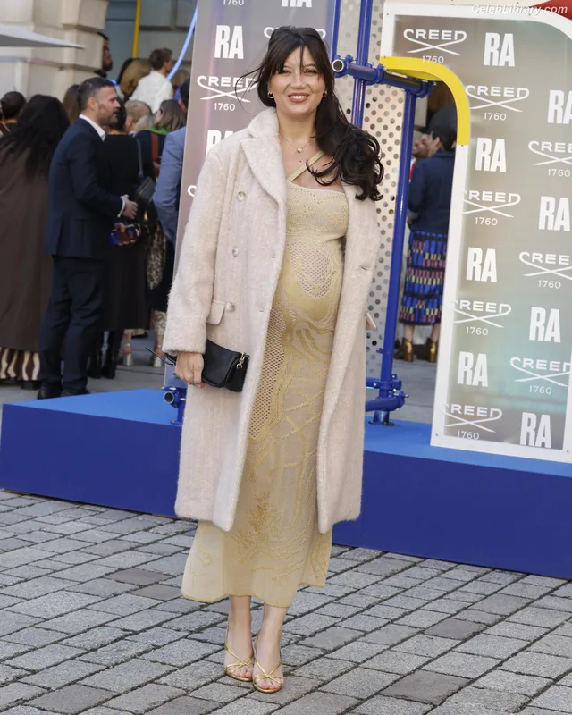 Daisy Lowe photo 2 of 47
