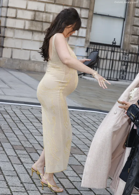 Daisy Lowe photo 5 of 47