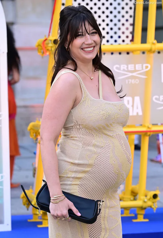 Daisy Lowe photo 16 of 47