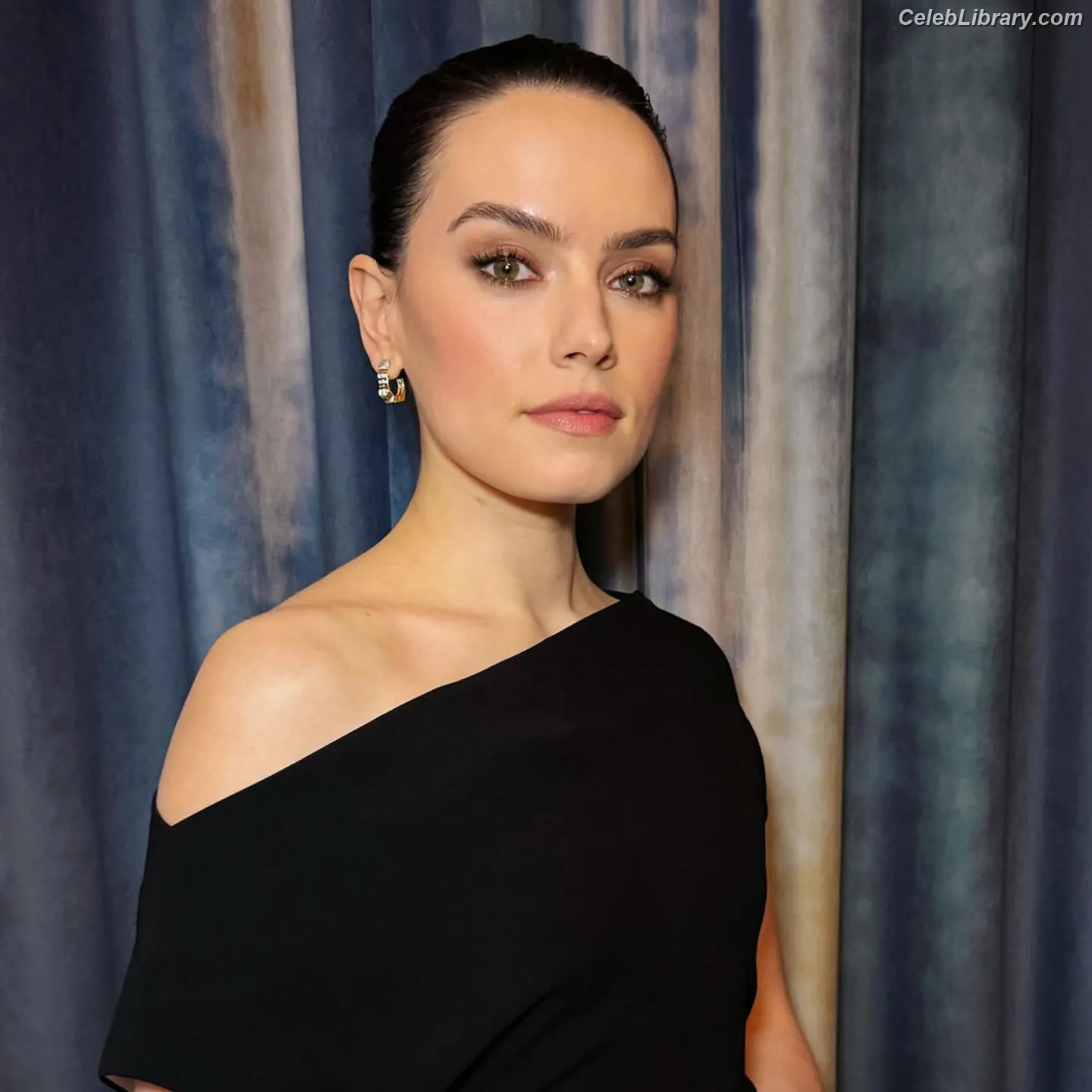 Daisy Ridley photo 24 of 1218