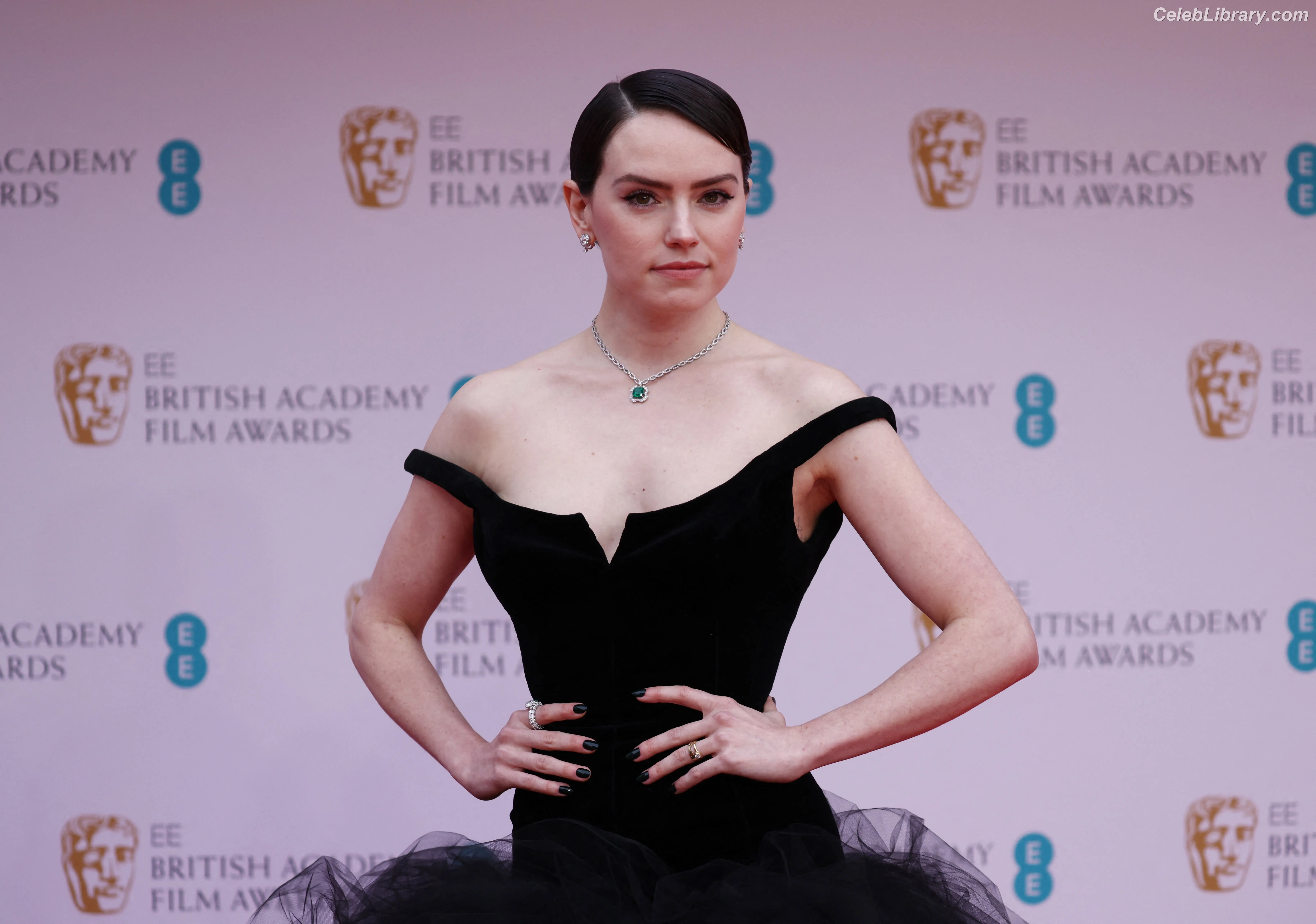 Daisy Ridley photo 10 of 1218