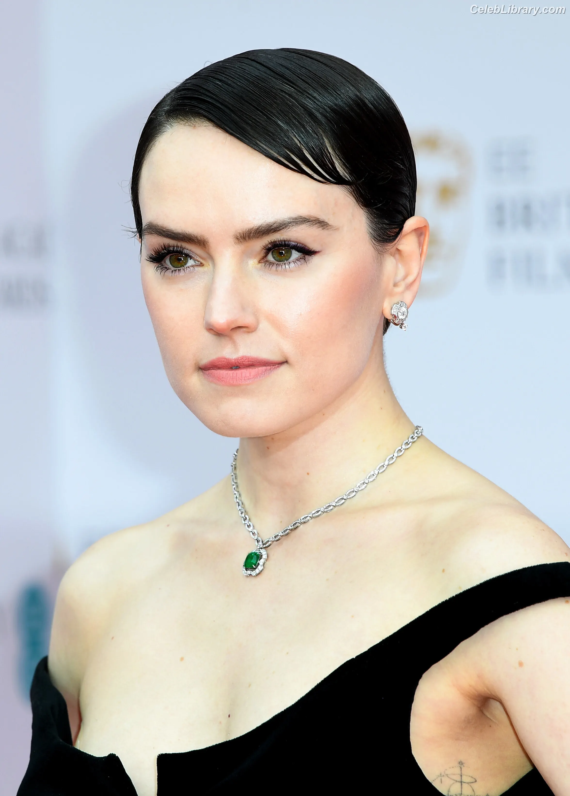 Daisy Ridley photo 22 of 1218