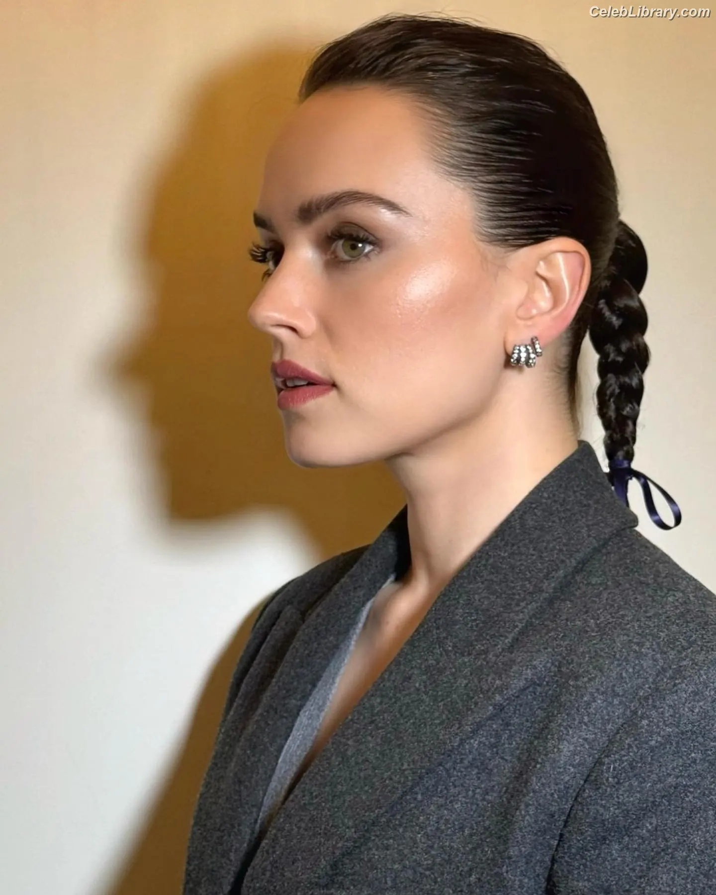 Daisy Ridley photo 5 of 1218
