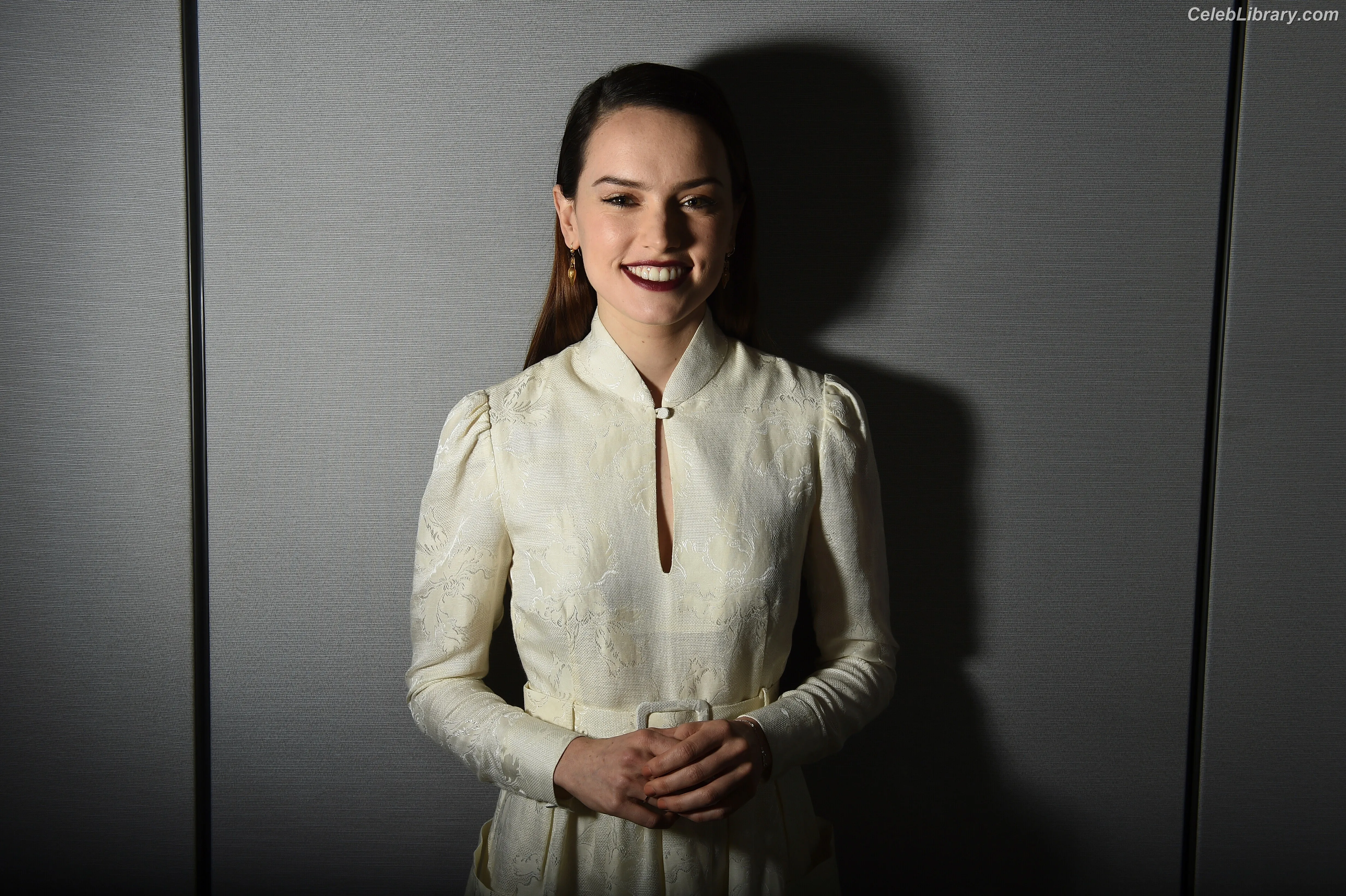 Daisy Ridley photo 7 of 1218