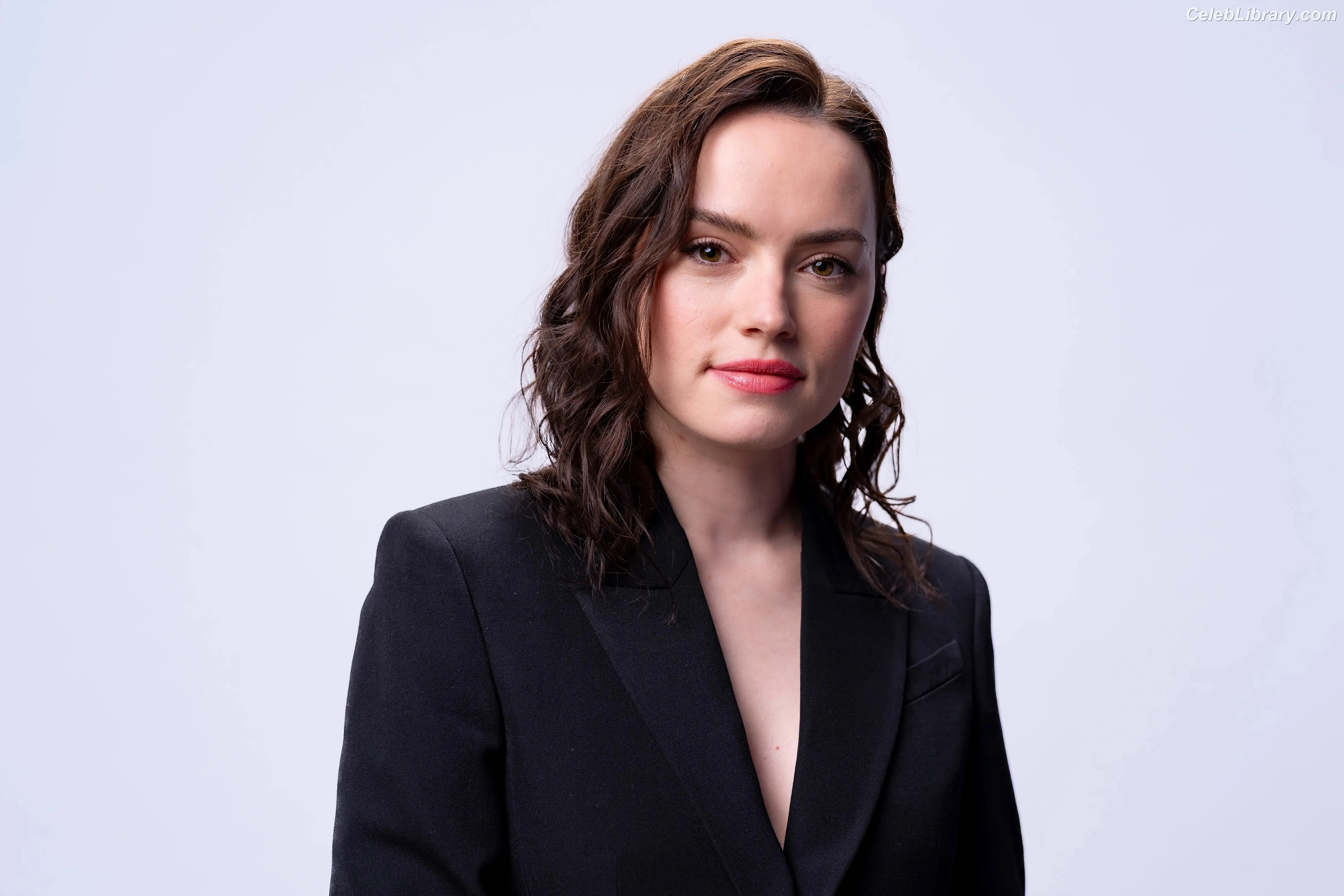 Daisy Ridley photo 9 of 1218