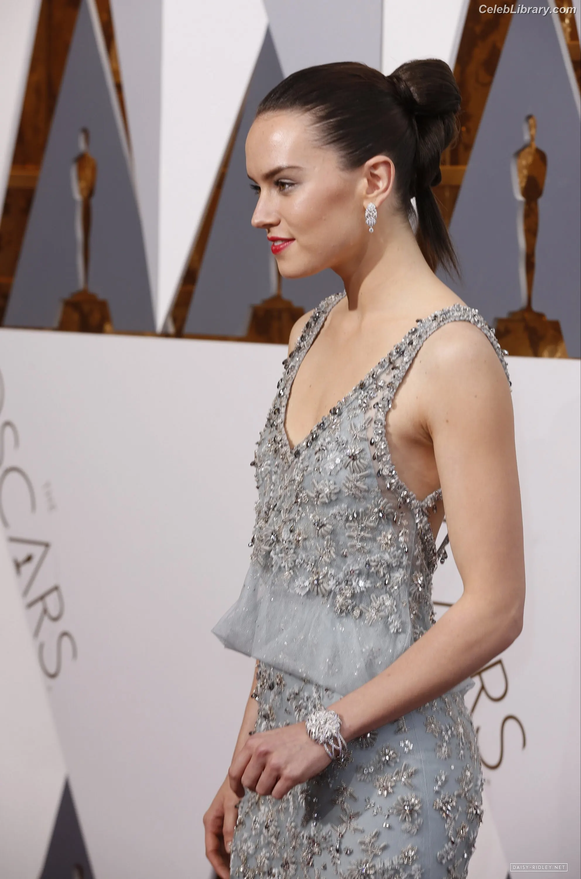Daisy Ridley photo 17 of 1218