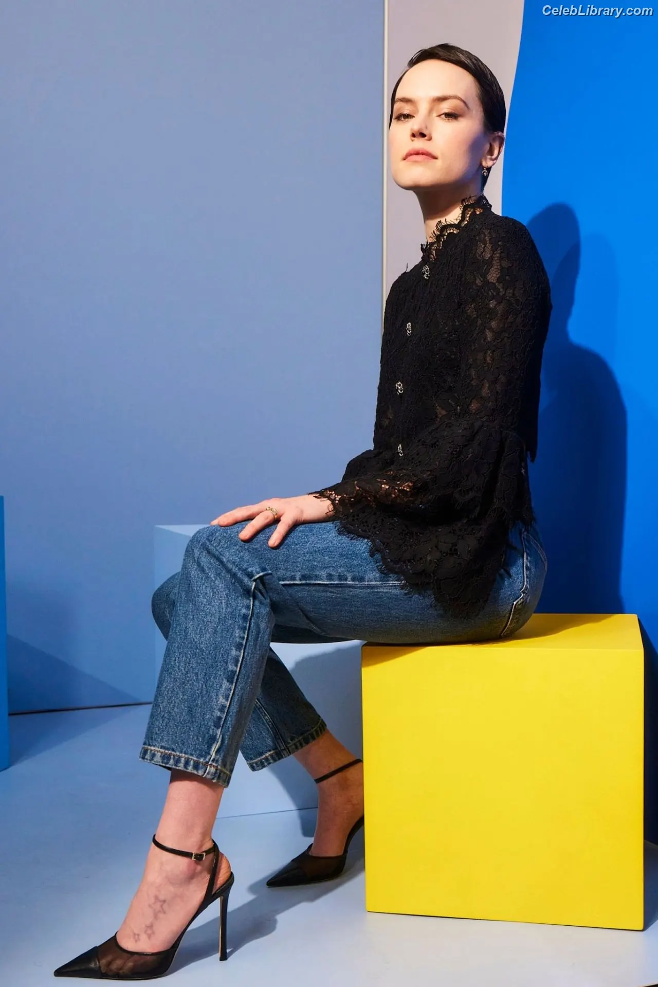 Daisy Ridley photo 3 of 1218