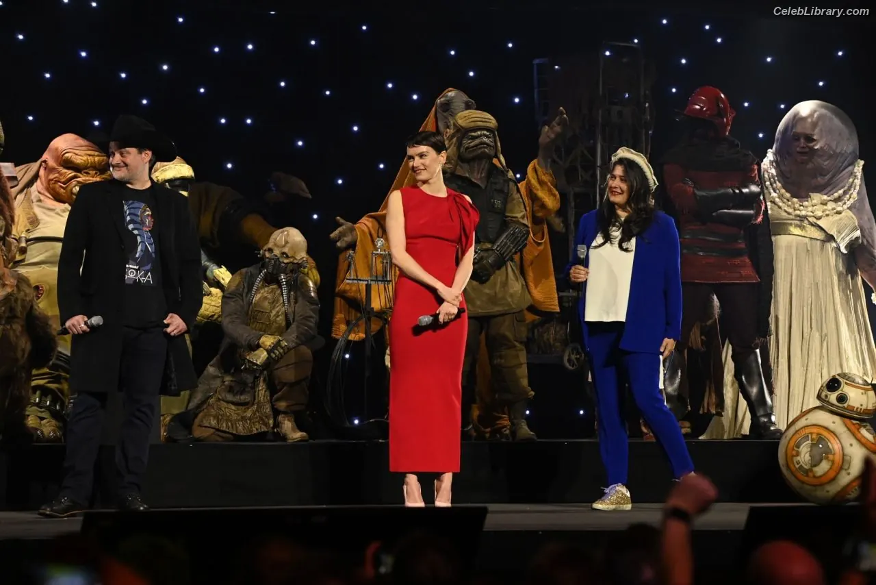 Daisy Ridley photo 17 of 1218