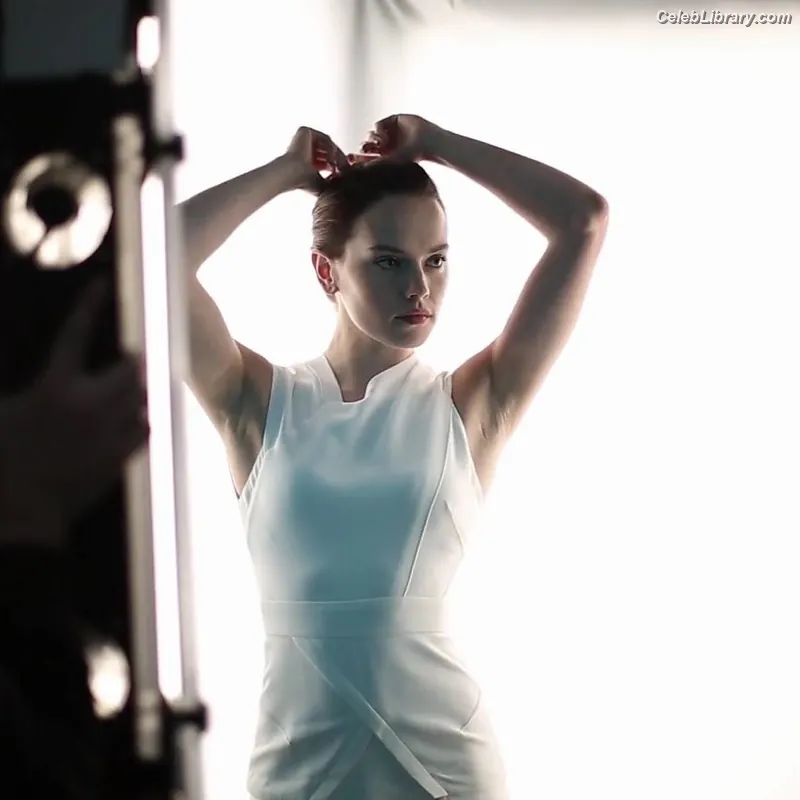 Daisy Ridley photo 8 of 1218