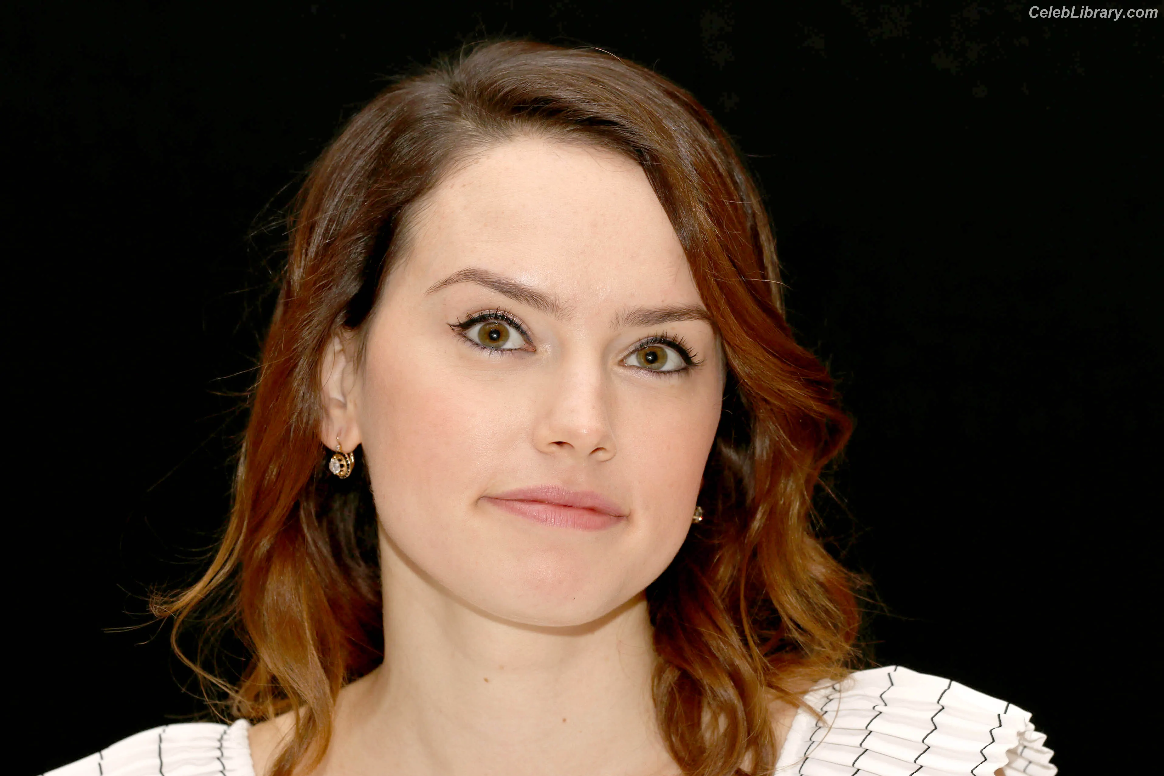 Daisy Ridley photo 13 of 1218