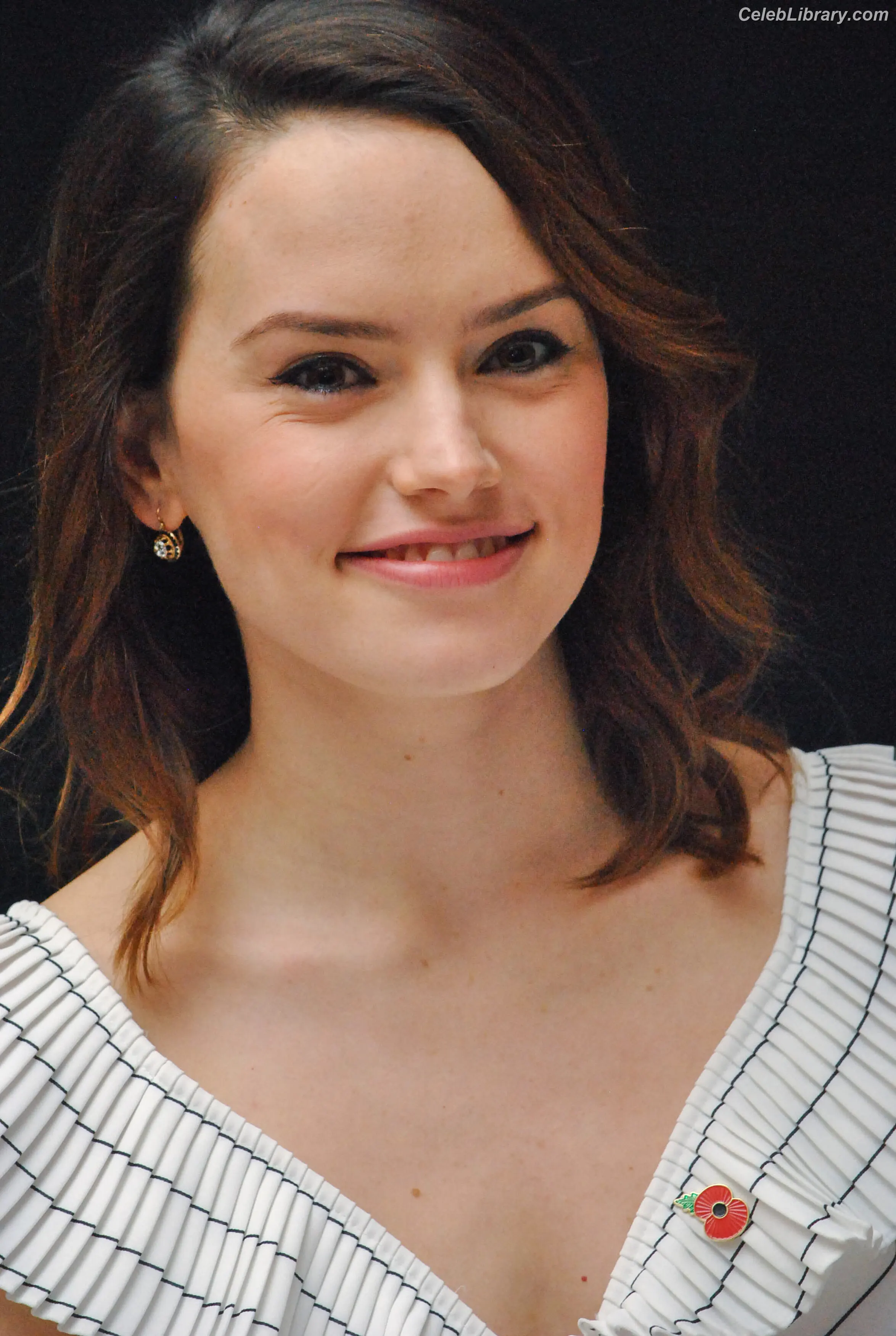 Daisy Ridley photo 23 of 1218