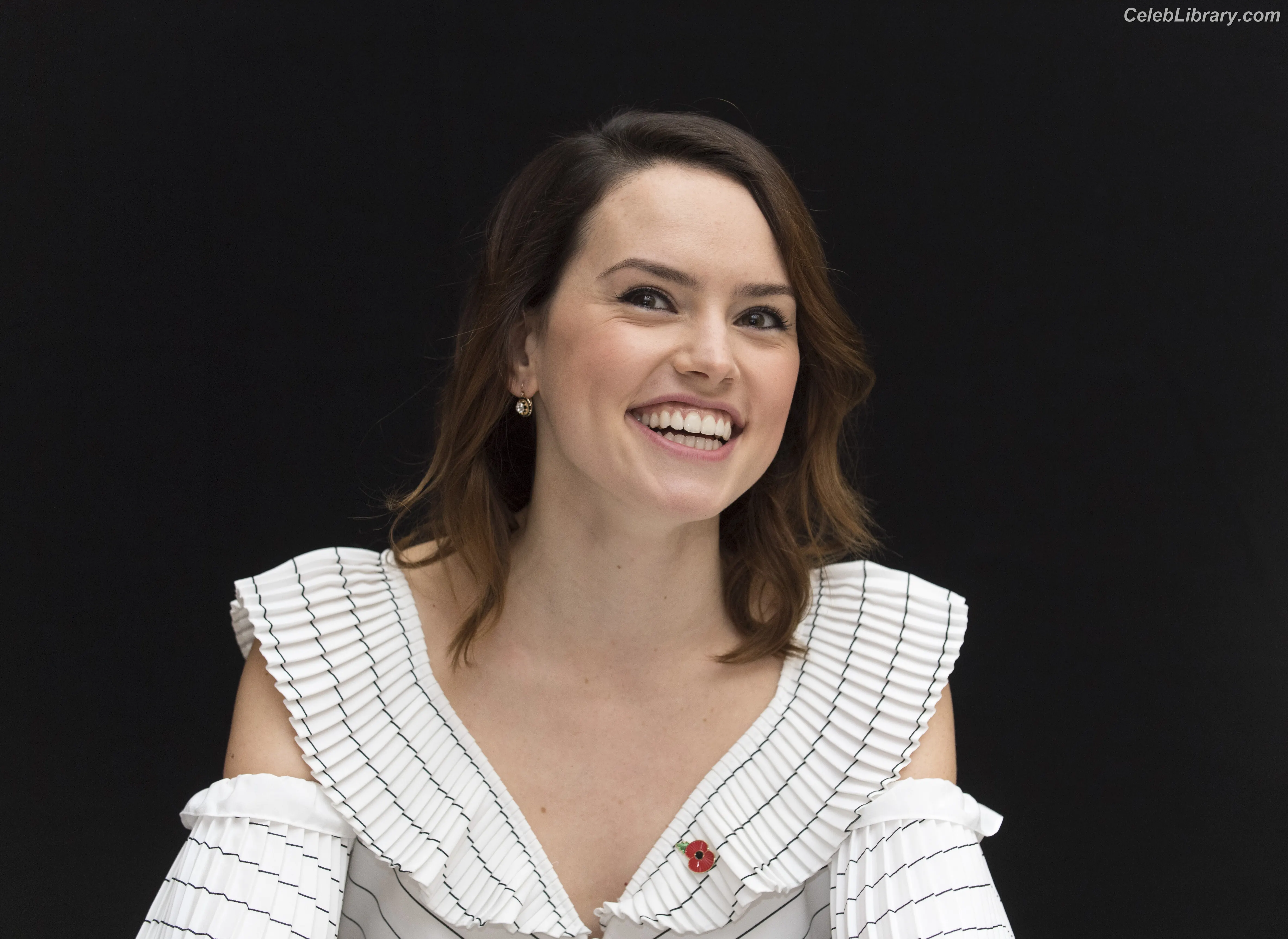 Daisy Ridley photo 5 of 1218