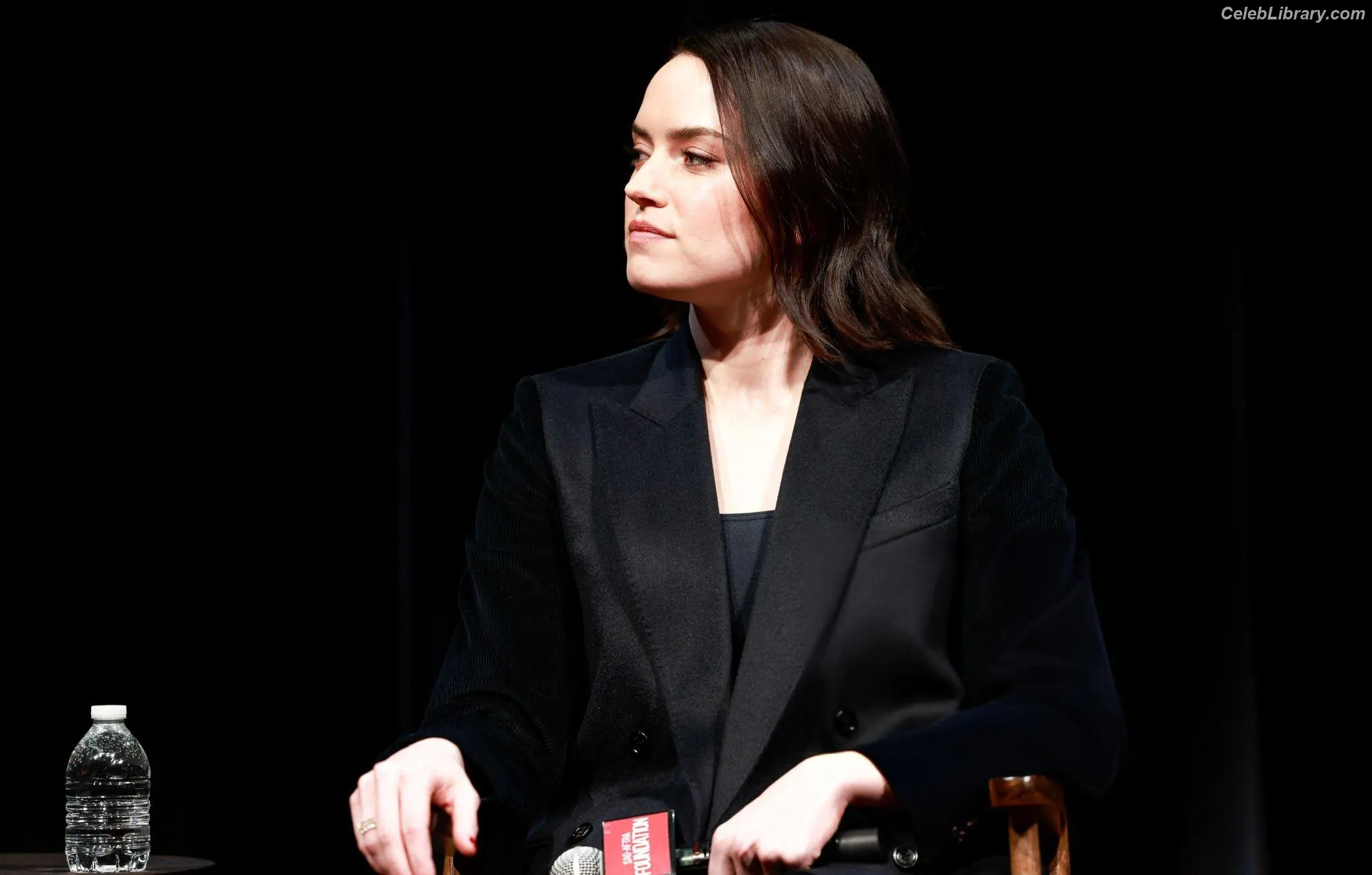Daisy Ridley photo 18 of 1218