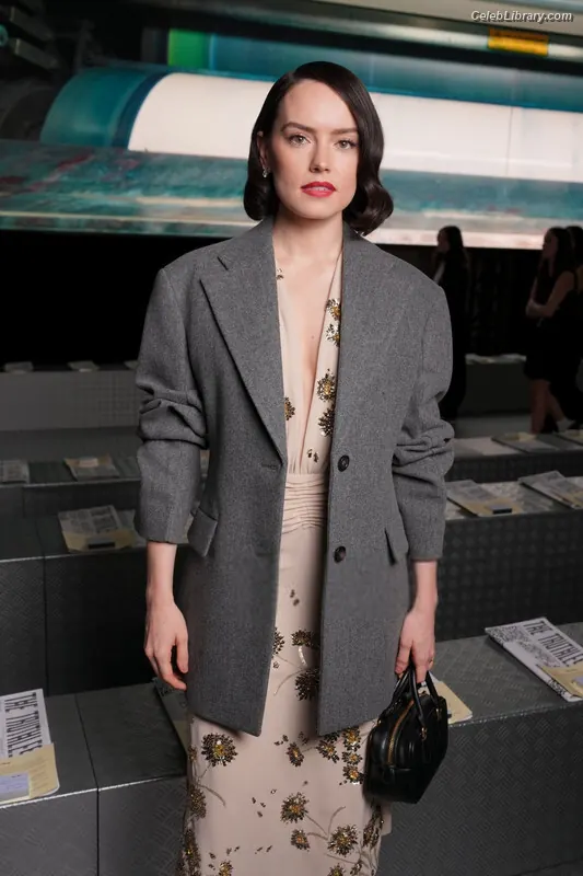 Daisy Ridley photo 20 of 1218