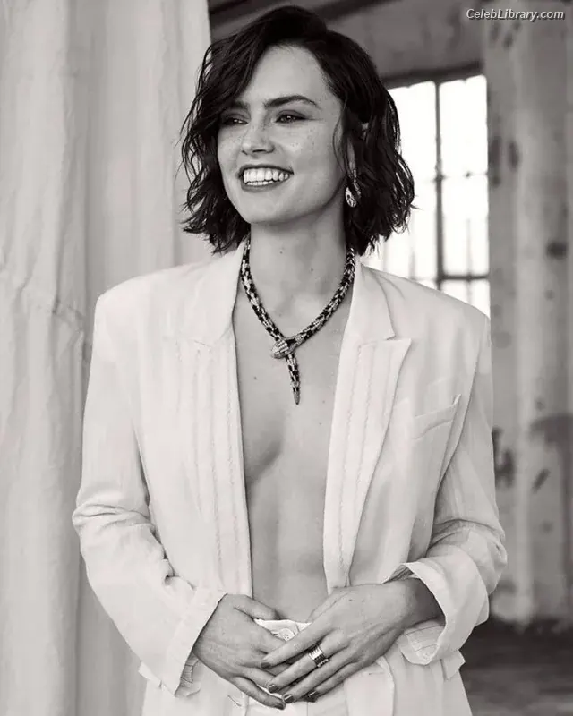Daisy Ridley photo 23 of 1218
