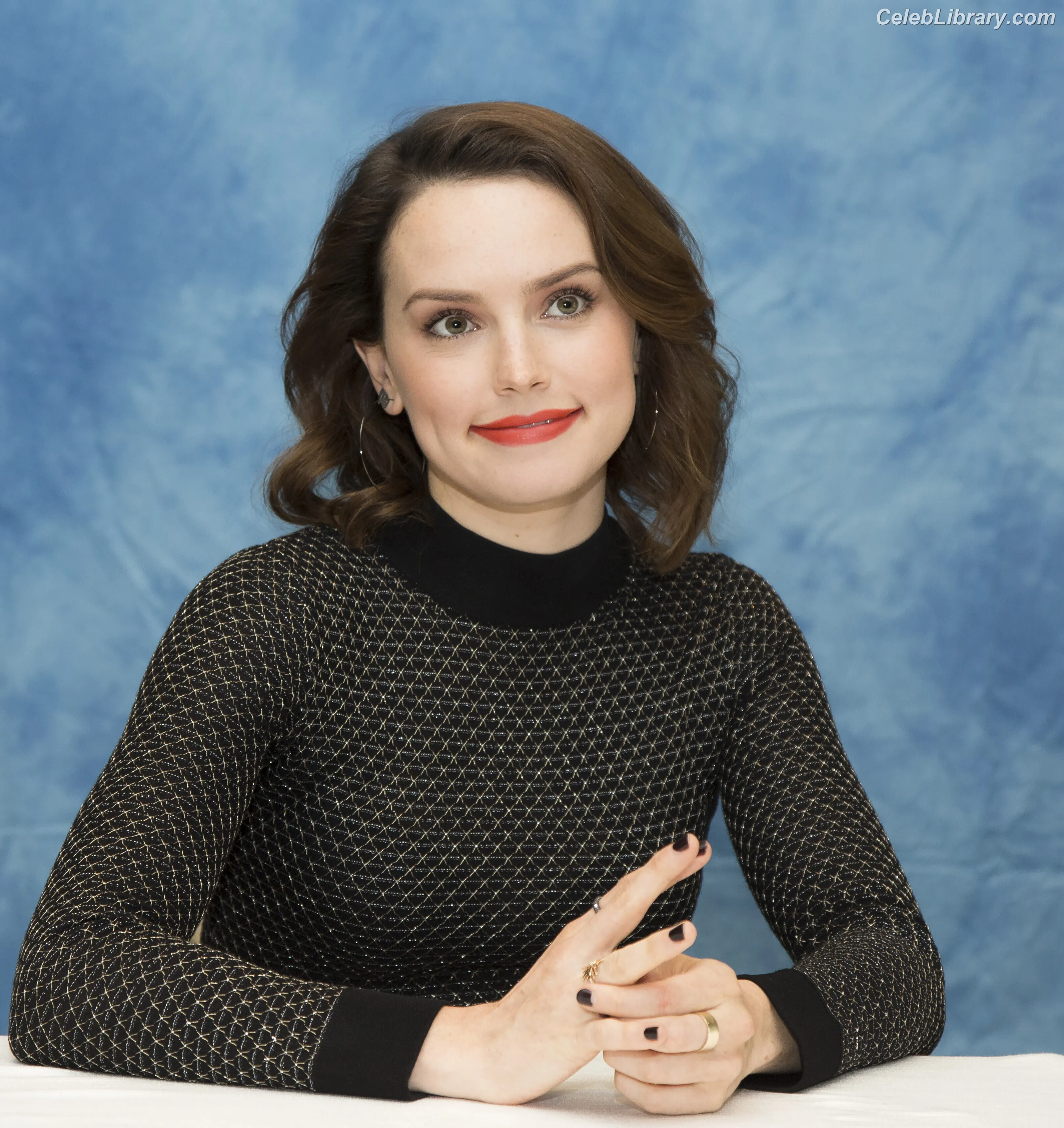 Daisy Ridley photo 22 of 1218