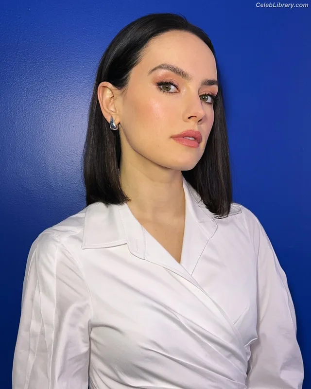 Daisy Ridley photo 15 of 1214