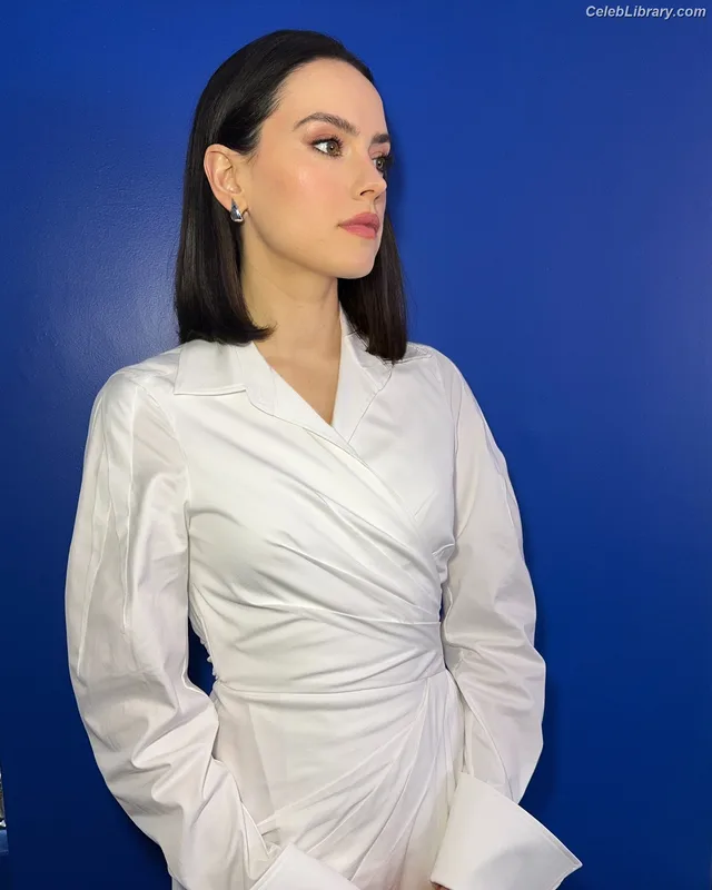 Daisy Ridley photo 18 of 1214
