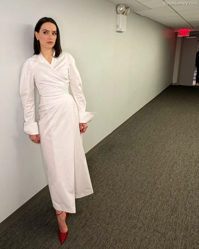 Daisy Ridley photo 19 of 1214