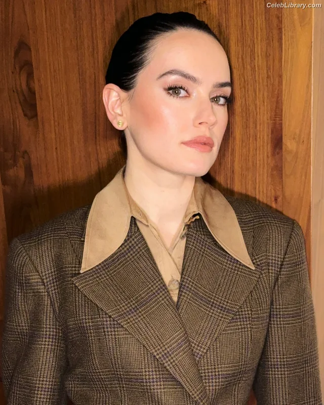 Daisy Ridley photo 20 of 1214