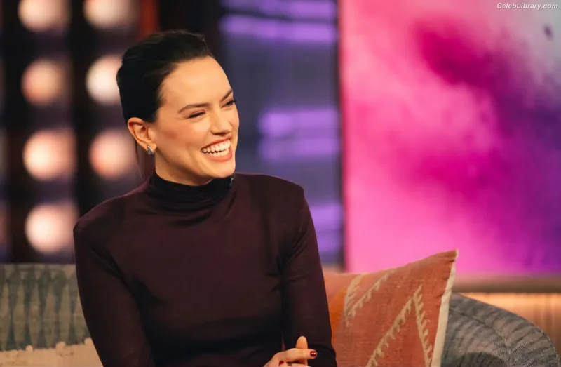 Daisy Ridley photo 24 of 1214